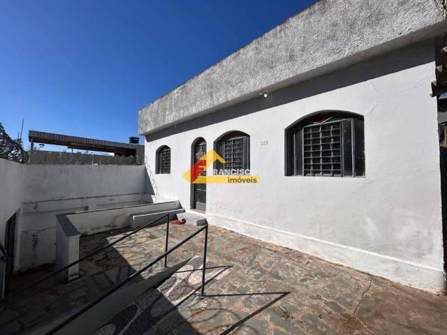 Casa para aluguel, 3 quartos, 1 vaga, Interlagos Divinópolis/MG