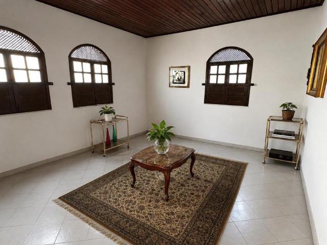 Casa para aluguel a 15m da Av. João Durval