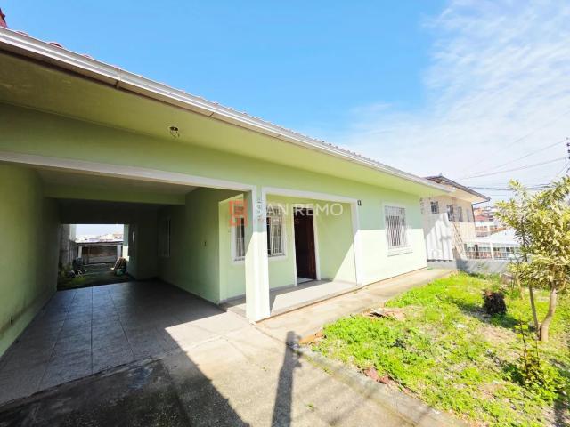Casa para aluguel com 3 quartos, em Barreiros com 108 m²