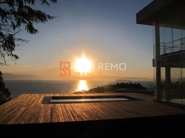 Casa para aluguel com 3 quartos, em Cacupé com 500 m²