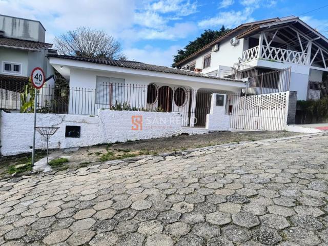 Casa para aluguel com 3 quartos, em Trindade com 136 m²