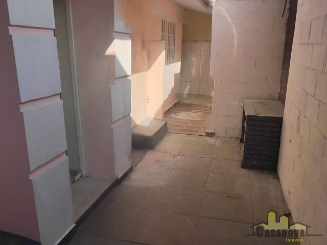 Casa para Aluguel com 3 quartos por R$ 2.200