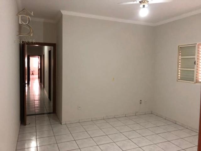 Casa para Aluguel com 3 quartos por R$ 2.600