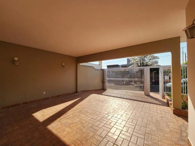 Casa para Aluguel com 3 quartos por R$ 4.400