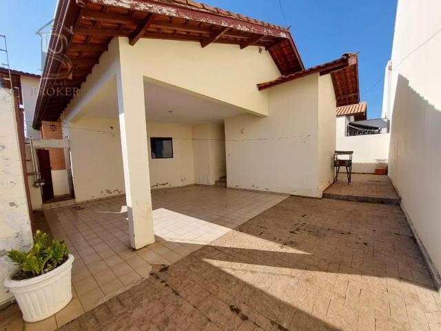 Casa para Aluguel com 3 quartos por R$ 5.000