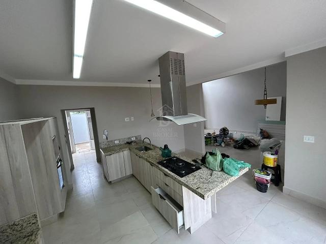 Casa para Aluguel com 3 quartos por R$ 6.300