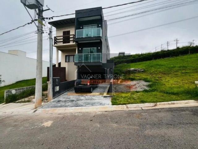 Casa para Aluguel com 3 quartos, 144 m² por R$ 5.000