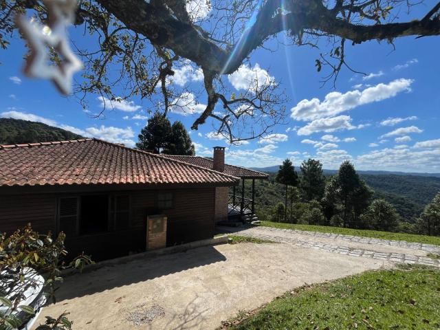 Casa para Aluguel com 3 quartos, 150 m² por R$ 4.900