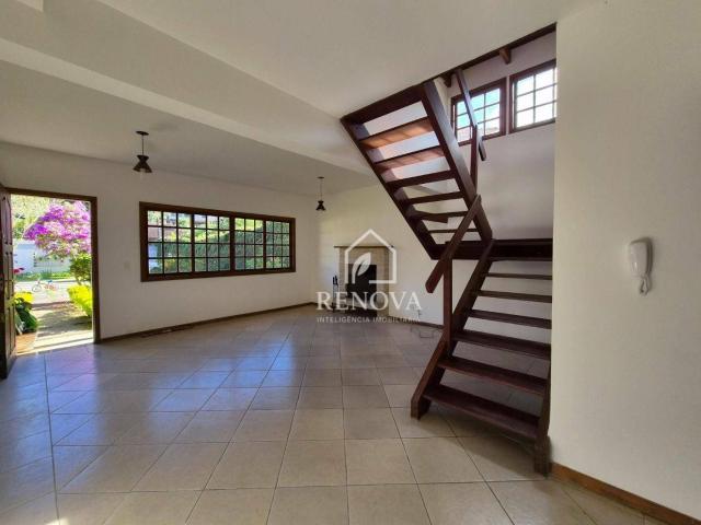 Casa para Aluguel com 3 quartos, 155 m² por R$ 3.500