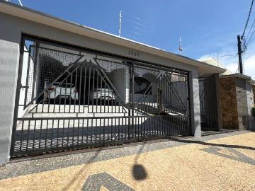 Casa para Aluguel com 3 quartos, 176 m² por R$ 5.500