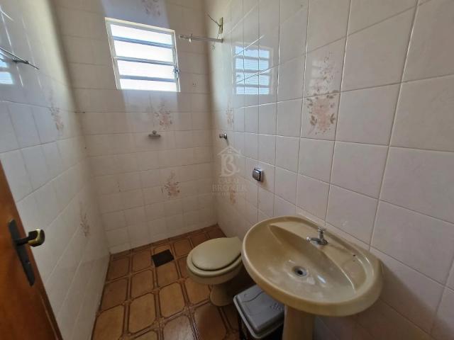 Casa para Aluguel com 3 quartos, 180 m² por R$ 2.300