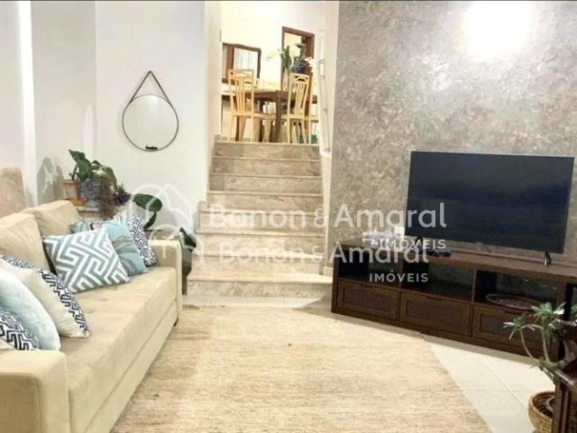 Casa para Aluguel com 3 quartos, 180 m² por R$ 6.300