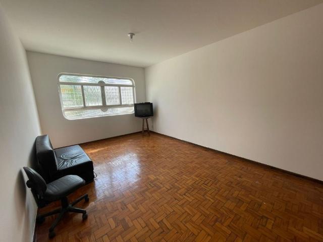 Casa para Aluguel com 3 quartos, 191 m² por R$ 3.900