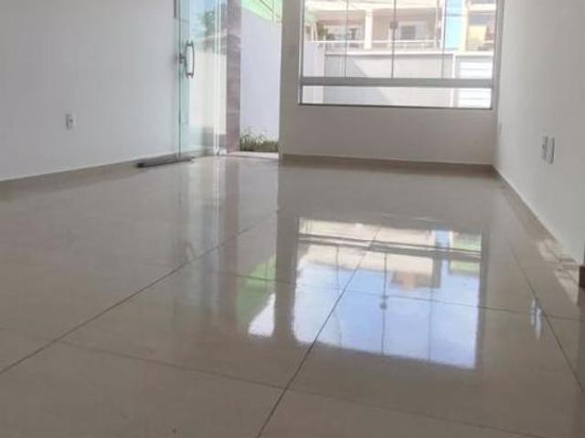 Casa para Aluguel com 3 quartos, 100 m² por R$ 3.500