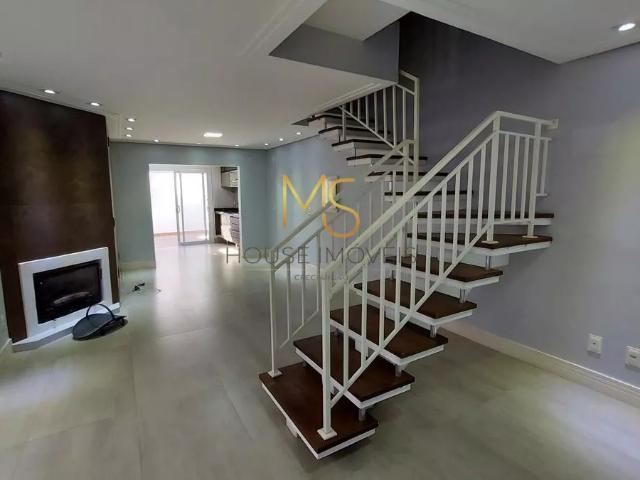 Casa para Aluguel com 3 quartos, 112 m² por R$ 4.822
