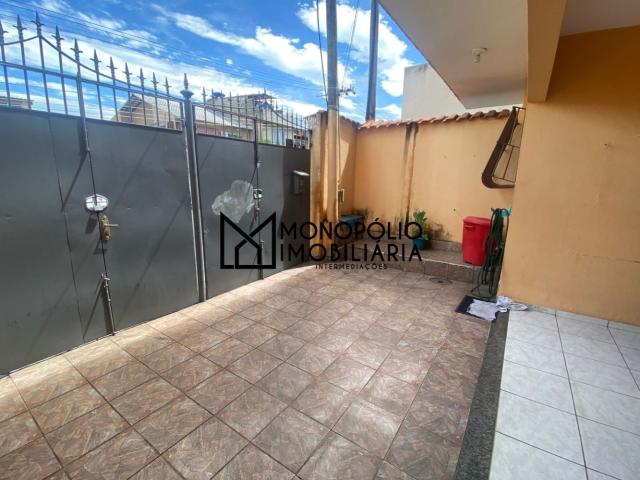 Casa para Aluguel com 3 quartos, 120 m² por R$ 2.500