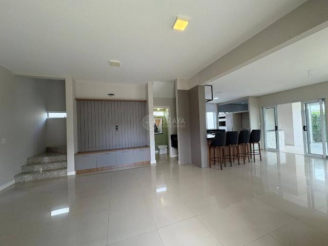 Casa para Aluguel com 3 quartos, 130 m² por R$ 14.000