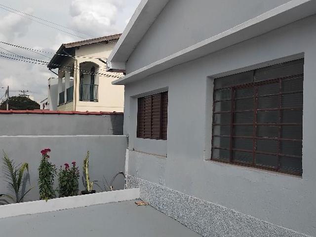 Casa para Aluguel com 3 quartos, 134 m² por R$ 3.000