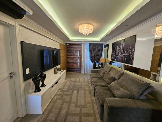 Casa para Aluguel com 3 quartos, 240 m² por R$ 9.000