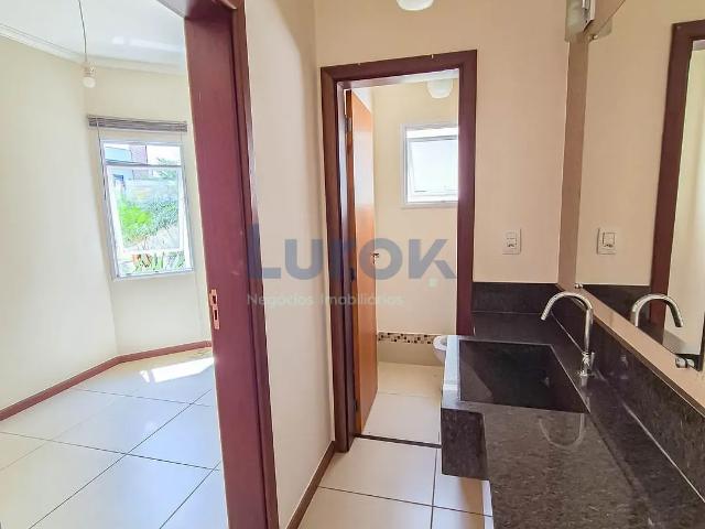 Casa para Aluguel com 3 quartos, 253 m² por R$ 7.000