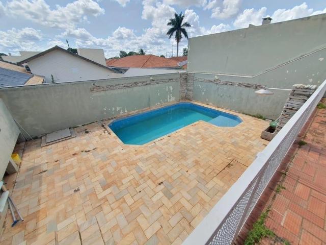 Casa para Aluguel com 3 quartos, 250 m² por R$ 3.500