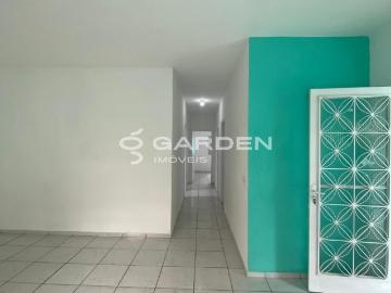 Casa para Aluguel com 3 quartos, 250 m² por R$ 3.800