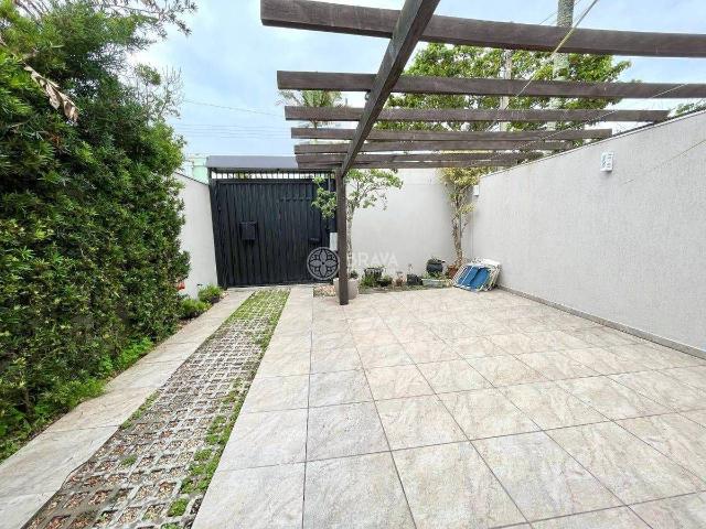 Casa para Aluguel com 3 quartos, 250 m² por R$ 8.500