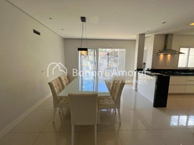 Casa para Aluguel com 3 quartos, 260 m² por R$ 11.000
