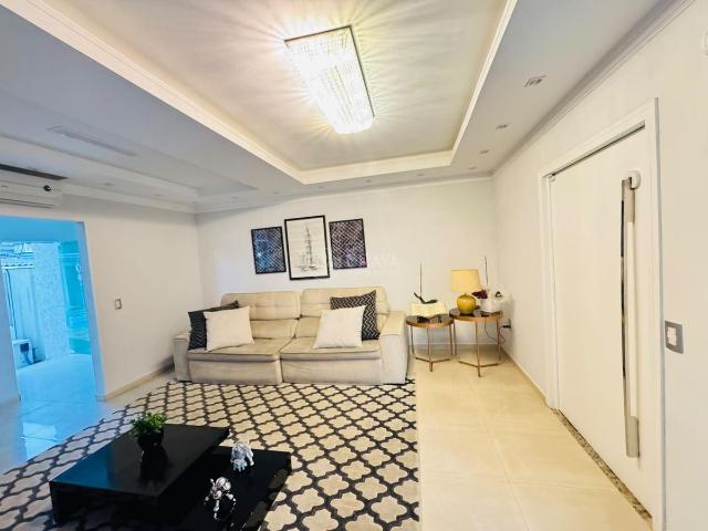 Casa para Aluguel com 3 quartos, 260 m² por R$ 11.500