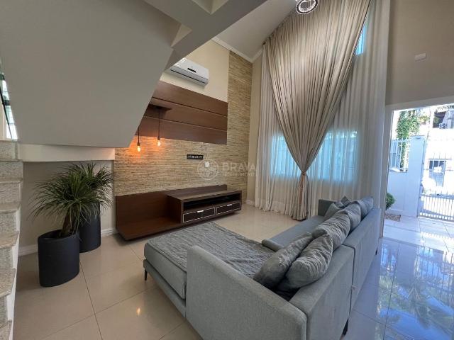 Casa para Aluguel com 3 quartos, 260 m² por R$ 20.000