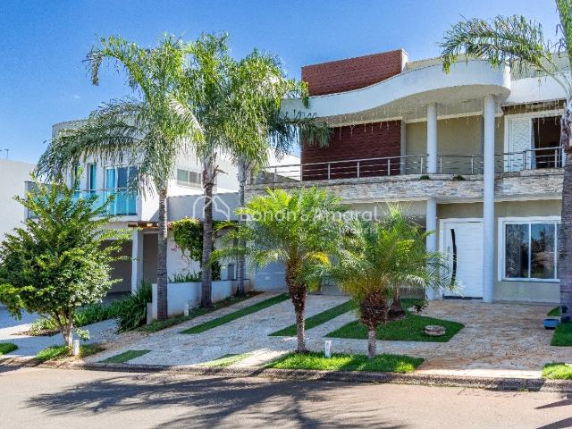 Casa para Aluguel com 3 quartos, 261 m² por R$ 7.000