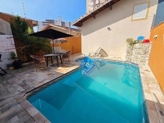 Casa para Aluguel com 3 quartos, 290 m² por R$ 5.450