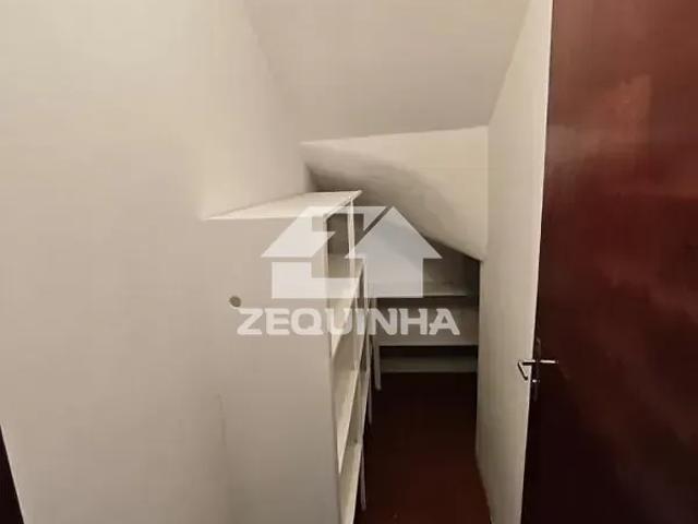 Casa para Aluguel com 3 quartos, 212 m² por R$ 4.200