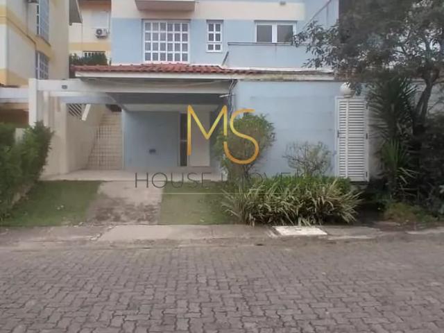 Casa para Aluguel com 3 quartos, 220 m² por R$ 5.340