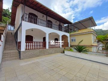 Casa para Aluguel com 3 quartos, 360 m² por R$ 3.620