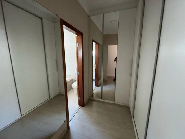 Casa para Aluguel com 3 quartos, 360 m² por R$ 8.200