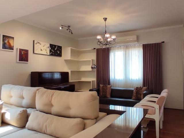 Casa para Aluguel com 3 quartos, 380 m² por R$ 8.000