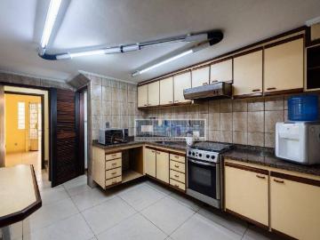 Casa para Aluguel com 3 quartos, 300 m² por R$ 10.000