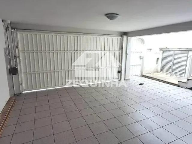 Casa para Aluguel com 3 quartos, 320 m² por R$ 7.000