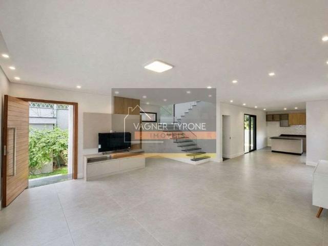 Casa para Aluguel com 3 quartos, 326 m² por R$ 11.500