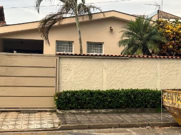 Casa para Aluguel com 3 quartos, 330 m² por R$ 5.010
