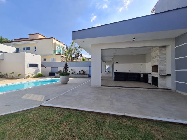 Casa para Aluguel com 3 quartos, 400 m² por R$ 12.000