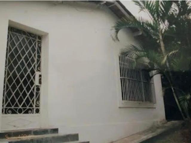 Casa para Aluguel com 3 quartos, 500 m² por R$ 3.850