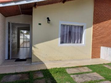 Casa para Aluguel com 3 quartos, 63 m² por R$ 2.200