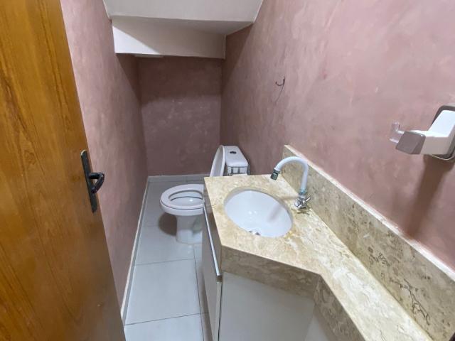 Casa para Aluguel com 3 quartos, 94 m² por R$ 3.800