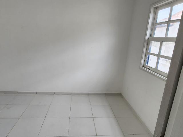 Casa para Aluguel com 3 quartos, 90 m² por R$ 2.300