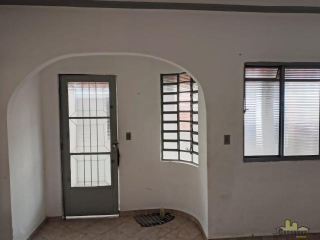 Casa para Aluguel com 1 quartos por R$ 1.500