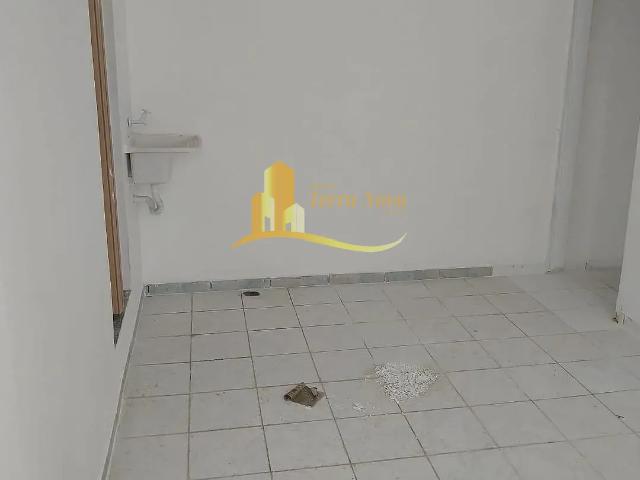 Casa para Aluguel com 1 quartos, 24 m² por R$ 1.200