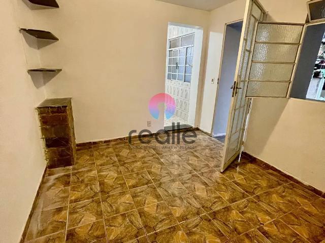 Casa para Aluguel com 1 quartos, 35 m² por R$ 1.200