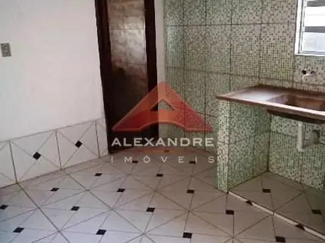 Casa para Aluguel com 1 quartos, 35 m² por R$ 950